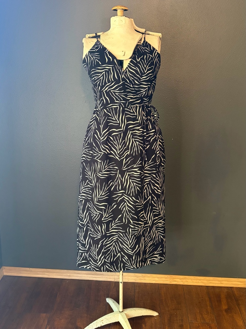Nine West Black and White Print Faux Wrap Midi Dress SZ XS
